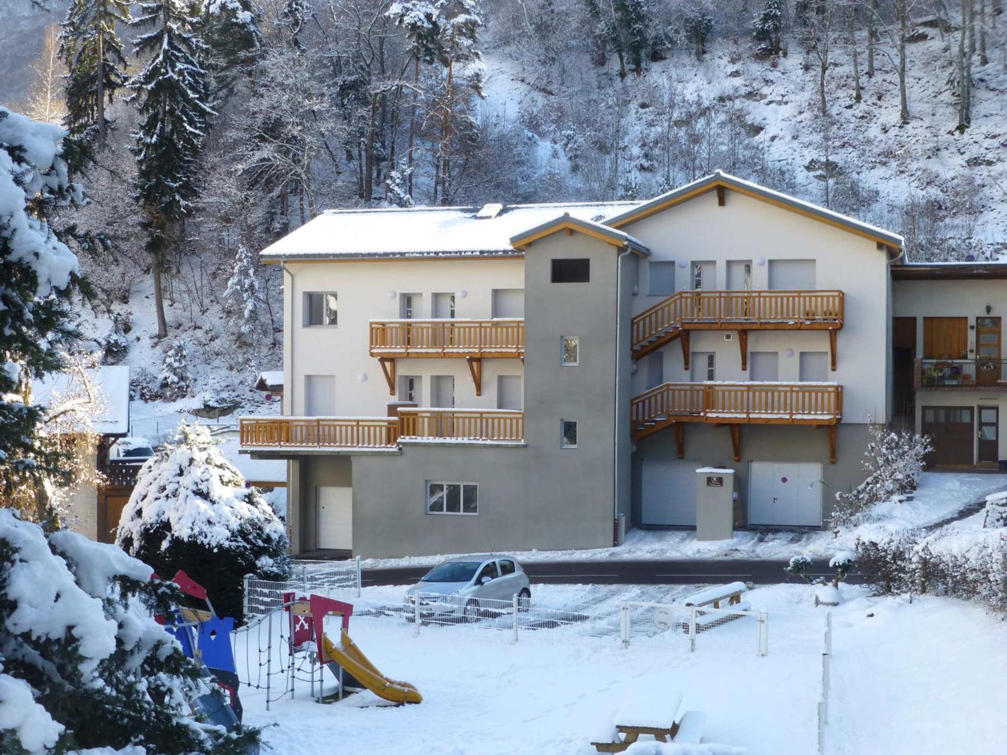 Appartement Neuf 2* Au Centre De Brides Avec Terrasse, Proche Telecabines Et Commerces - Fr-1-512-41 Exterior foto